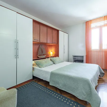 Geraeumige Ivana Mit Terrasse Apartment *