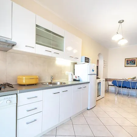Geraeumige Ivana Mit Terrasse Appartement