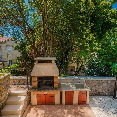 Appartement Geraeumige Ivana Mit Terrasse